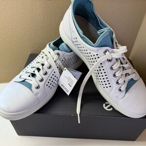ECCO Women's White and Blue Golf Casual Shoe